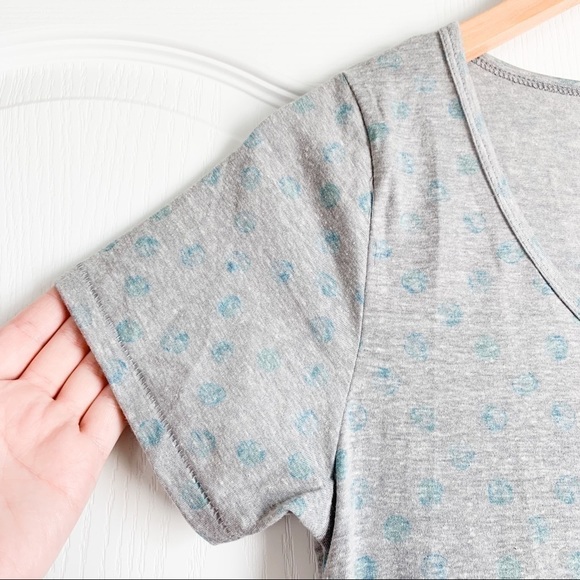 LuLaRoe Classic T - Feint Polka Dot Print - Blue T-shirt Top - Picture 4 of 9